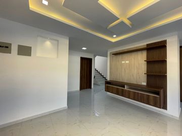 𝐄𝐬𝐩𝐞𝐜𝐭𝐚𝐜𝐮𝐥𝐚𝐫 𝐂𝐚𝐬𝐚 𝐞𝐧 𝐕𝐞𝐧𝐭𝐚 𝐞𝐧 𝐉𝐚𝐯𝐢𝐞𝐫 𝐋𝐨𝐲𝐨𝐥𝐚- Azogues