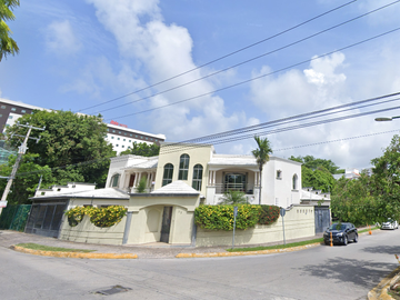 Casa en Remate en Supermanzana 11, Cancún, Quintana Roo