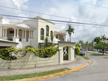 Casa en Remate en Supermanzana 11, Cancún, Quintana Roo