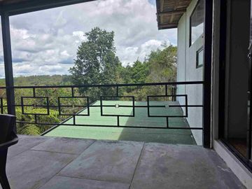 Venta Casa   Campestre de Lujo en el Bosque,  Para Estrenar, Excelente Ubicación, doble proposito:residencial y/o comercial.