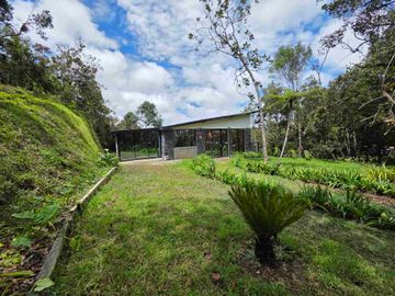 Venta Casa   Campestre de Lujo en el Bosque,  Para Estrenar, Excelente Ubicación, doble proposito:residencial y/o comercial.