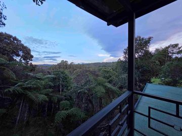 Venta Casa   Campestre de Lujo en el Bosque,  Para Estrenar, Excelente Ubicación, doble proposito:residencial y/o comercial.