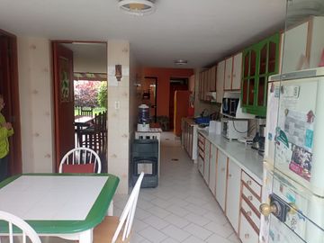 HERMOSA CASA VISTA PARQUE SURCO LIMITE MIRAFLORES