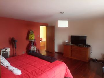 HERMOSA CASA VISTA PARQUE SURCO LIMITE MIRAFLORES