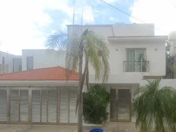 Casa en Remate en Supermanzana 17, Cancún, Quintana Roo