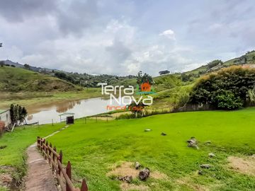 Finca con bonita vista panorámica en venta El Peñol