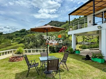 Finca con bonita vista panorámica en venta El Peñol