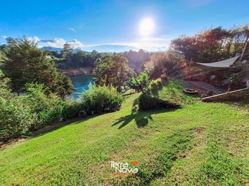 Finca en conjunto cerrado en venta Guatapé