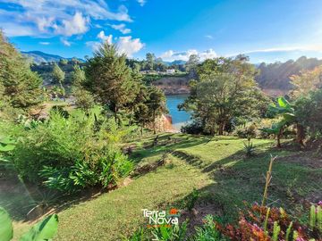 Finca en conjunto cerrado en venta Guatapé