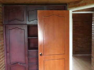 ¡SE VENDE HERMOSA CASA! EN FUNZA