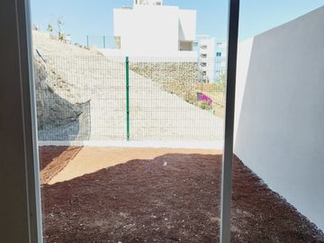 Venta de casa nueva en Morelia, Michoacán, con área de entretenmiento y jardín