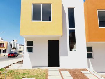 Venta de casa nueva en Morelia, Michoacán, con área de entretenmiento y jardín