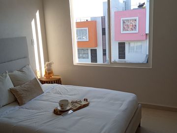 Venta de casa nueva en Morelia, Michoacán, con área de entretenmiento y jardín