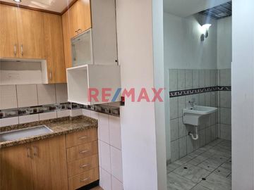 1139746 Venta De Acogedor Departamento En Primer Piso Cerca A La Av. Las Flores Alt. Paradero 8 Urb. Canto Grande