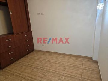 1139746 Venta De Acogedor Departamento En Primer Piso Cerca A La Av. Las Flores Alt. Paradero 8 Urb. Canto Grande
