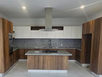 Renta esta espectacular casa en Coto Alemán, Valle Imperial, Zapopan