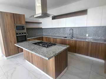 Renta esta espectacular casa en Coto Alemán, Valle Imperial, Zapopan