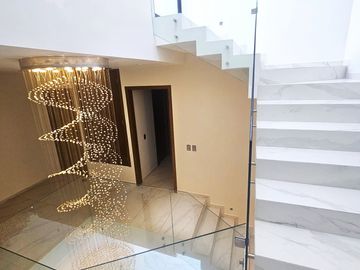 Renta esta espectacular casa en Coto Alemán, Valle Imperial, Zapopan