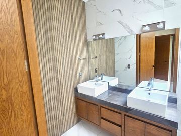 Renta esta espectacular casa en Coto Alemán, Valle Imperial, Zapopan