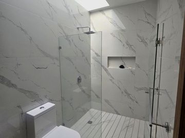 Renta esta espectacular casa en Coto Alemán, Valle Imperial, Zapopan