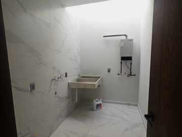Renta esta espectacular casa en Coto Alemán, Valle Imperial, Zapopan