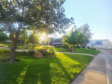 Renta esta espectacular casa en Coto Alemán, Valle Imperial, Zapopan