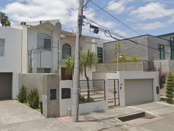Casa en Remate en Jardines de Chapultepec, Tijuana, Baja California