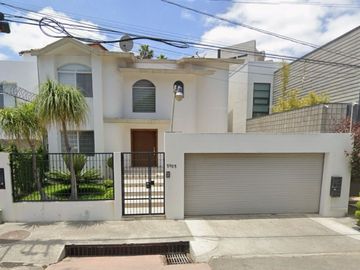 Casa en Remate en Jardines de Chapultepec, Tijuana, Baja California