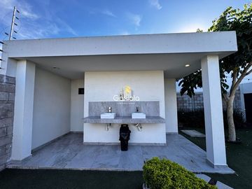 Se VENDE departamento en segunda planta con acceso controlado y área común en Barrancos