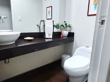 Hermoso y bien cuidado departamento en el 1er piso, cerca a parques