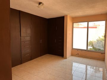 Casa en venta en el centro de la ciudad en excelente estado