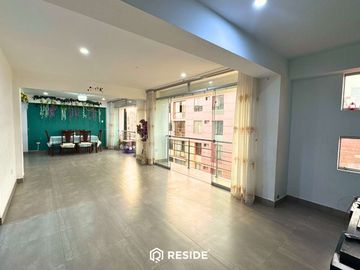 Dúplex en venta en San Isidro con 3 dormitorios, 172 m², balcón y jacuzzi