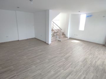 ✅ AMPLIO DEPARTAMENTO DUPLEX. (San Antonio de Pichincha)