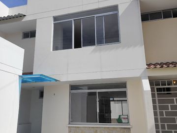 ✅CASA ESQUINERA LISTA DOS PLANTAS CON TERRAZA. (San Antonio de Pichincha)