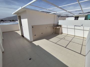 ✅CASA ESQUINERA LISTA DOS PLANTAS CON TERRAZA. (San Antonio de Pichincha)