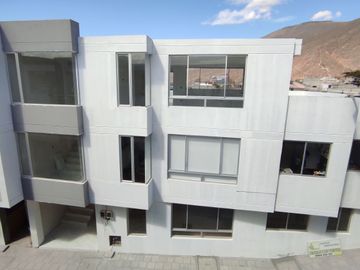 ✅CASA LISTA 3 PISOS - (San Antonio de Pichincha)
