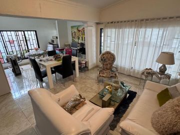 CASA EN VENTA EN CRESPO SECTOR RESIDENCIAL CON EXCELENTE UBICACIÓN