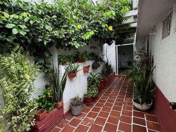 CASA EN VENTA EN CRESPO SECTOR RESIDENCIAL CON EXCELENTE UBICACIÓN
