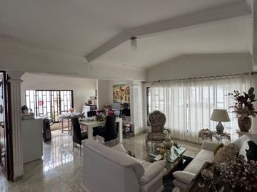 CASA EN VENTA EN CRESPO SECTOR RESIDENCIAL CON EXCELENTE UBICACIÓN