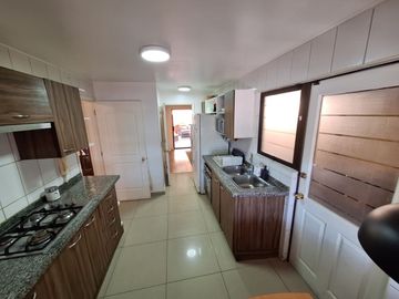 CASA EN VENTA 330 M² - PARQUE LA HACIENDA - PEÑALOLÉN METRO QUILIN (Cód 163)