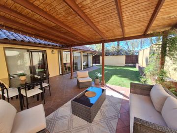CASA EN VENTA 330 M² - PARQUE LA HACIENDA - PEÑALOLÉN METRO QUILIN (Cód 163)