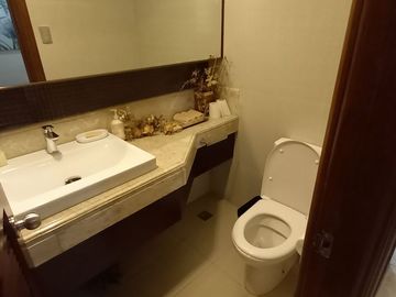 FOR SALE: 3BR PENTHOUSE CONDO AT ALEXANDRA