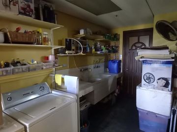 FOR SALE: 3BR PENTHOUSE CONDO AT ALEXANDRA