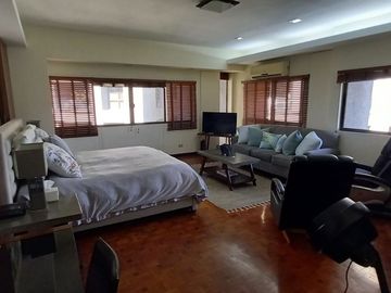 FOR SALE: 3BR PENTHOUSE CONDO AT ALEXANDRA