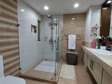 FOR SALE: 3BR PENTHOUSE CONDO AT ALEXANDRA
