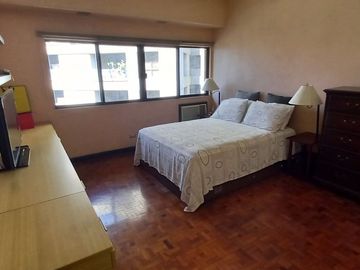FOR SALE: 3BR PENTHOUSE CONDO AT ALEXANDRA
