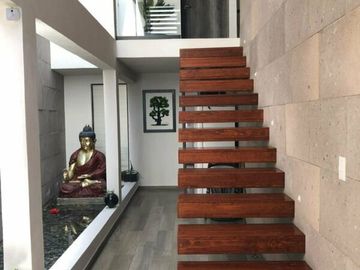 CASA EN VENTA EN LOMAS DE ANGELOPOLIS