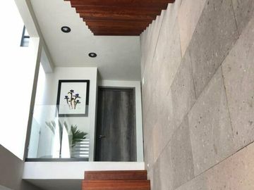CASA EN VENTA EN LOMAS DE ANGELOPOLIS