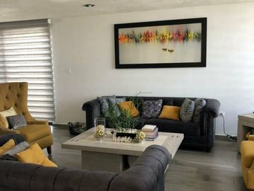 CASA EN VENTA EN LOMAS DE ANGELOPOLIS
