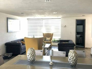 CASA EN VENTA EN LOMAS DE ANGELOPOLIS